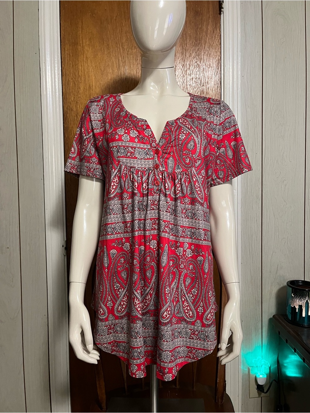 Red Paisley Short-Sleeve Tunic Top - Picture 1 of 1